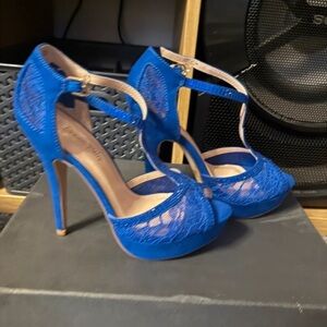 Dream Pairs Royal Blue Lace Heels